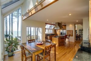 Kitchen Dining Area